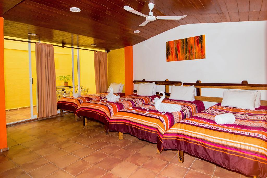 Hotel El Hormiguero Playa del Carmen Esterno foto