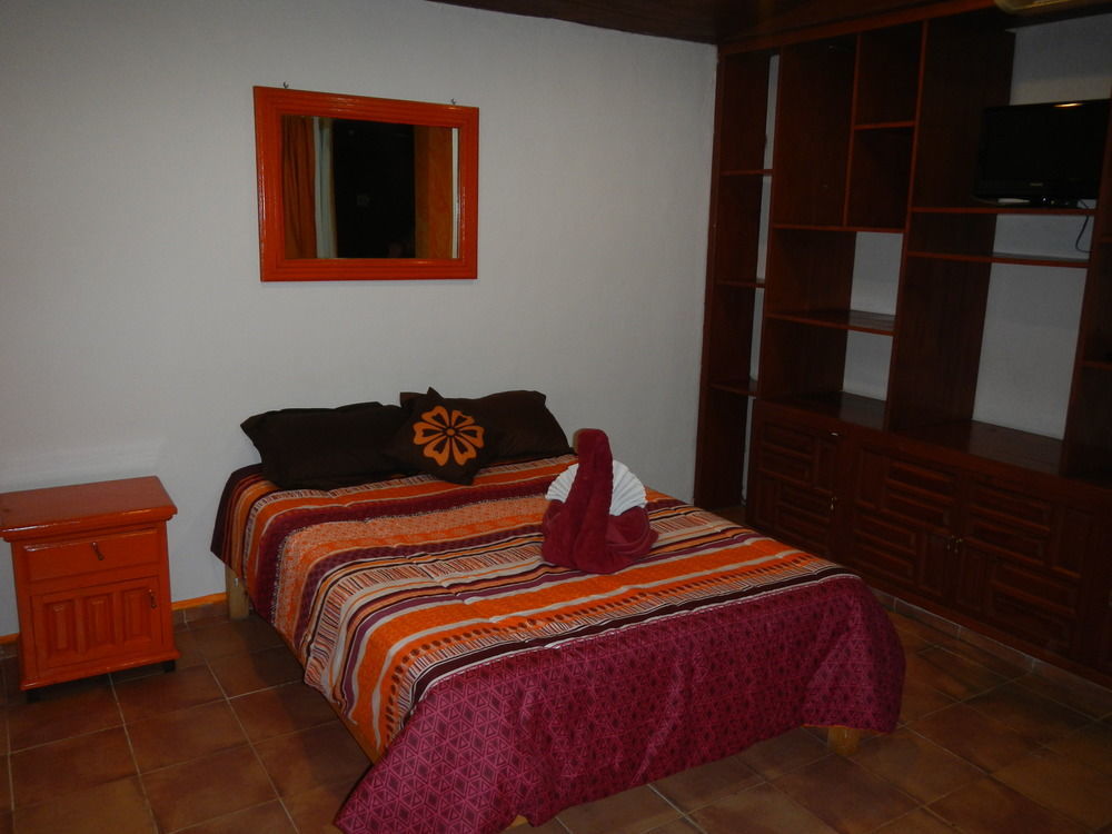 Hotel El Hormiguero Playa del Carmen Esterno foto