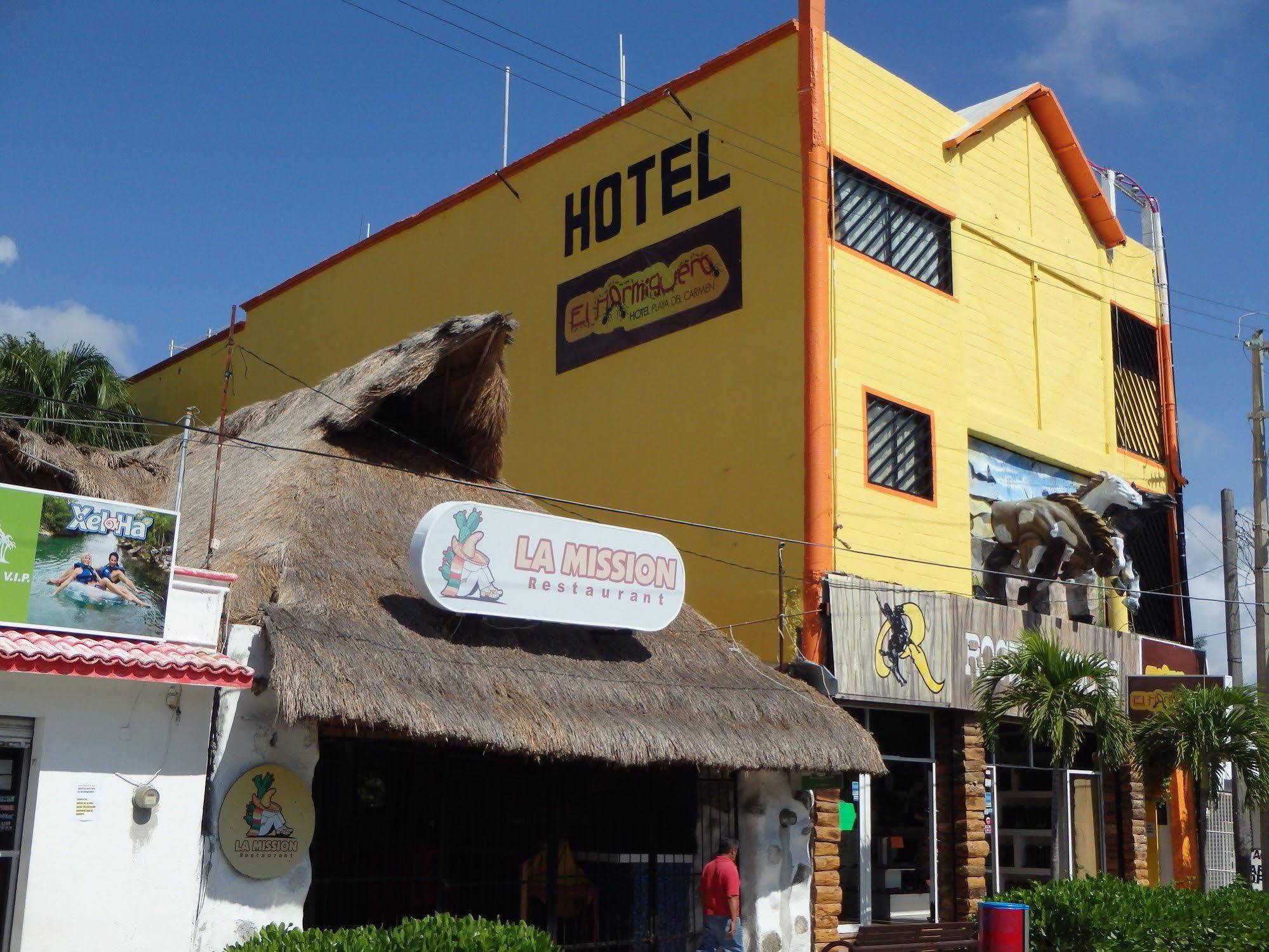 Hotel El Hormiguero Playa del Carmen Esterno foto