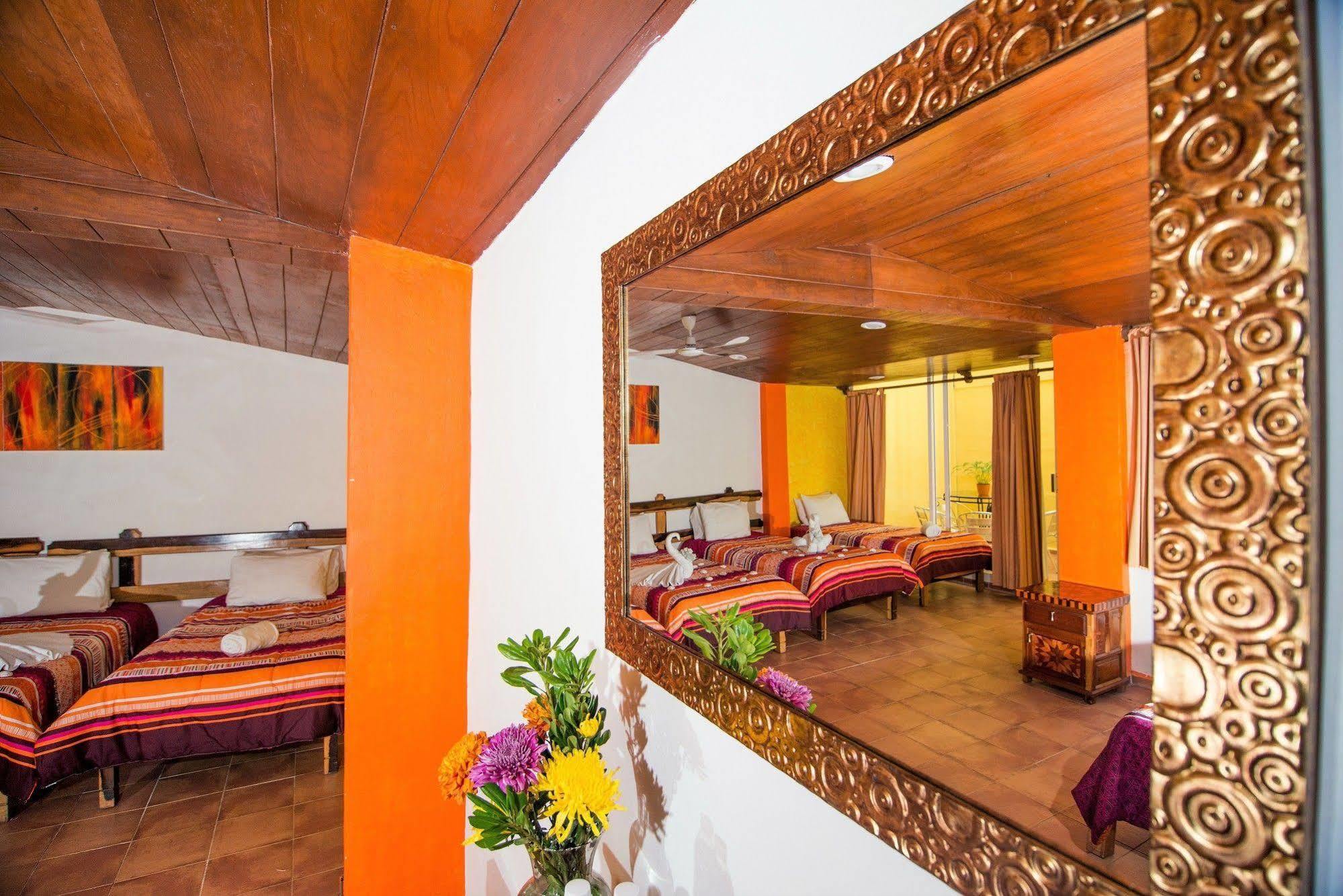 Hotel El Hormiguero Playa del Carmen Esterno foto