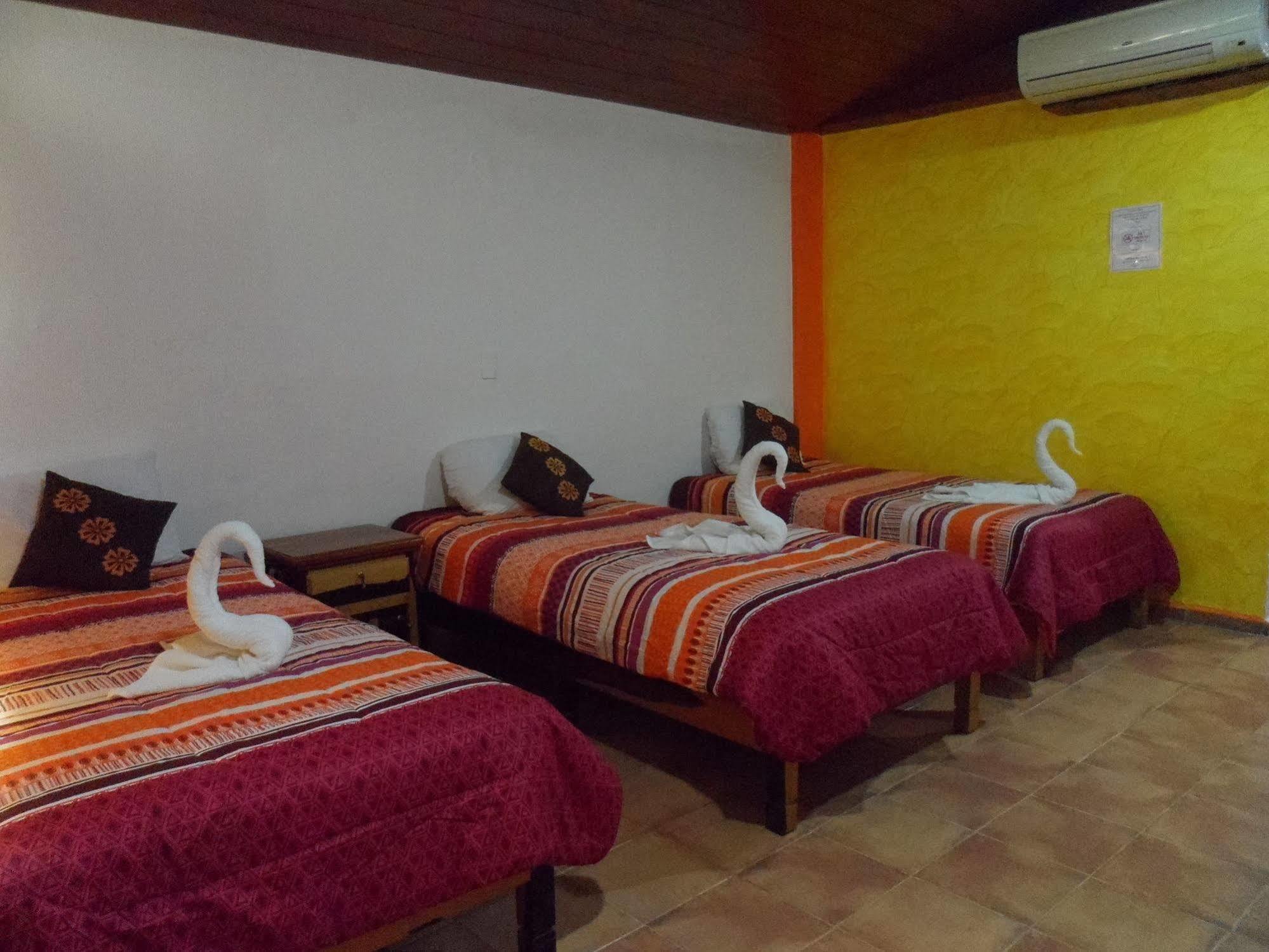 Hotel El Hormiguero Playa del Carmen Esterno foto