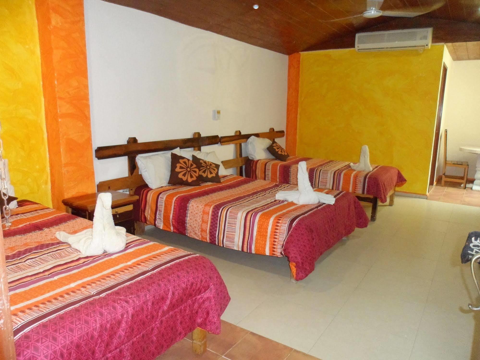 Hotel El Hormiguero Playa del Carmen Esterno foto