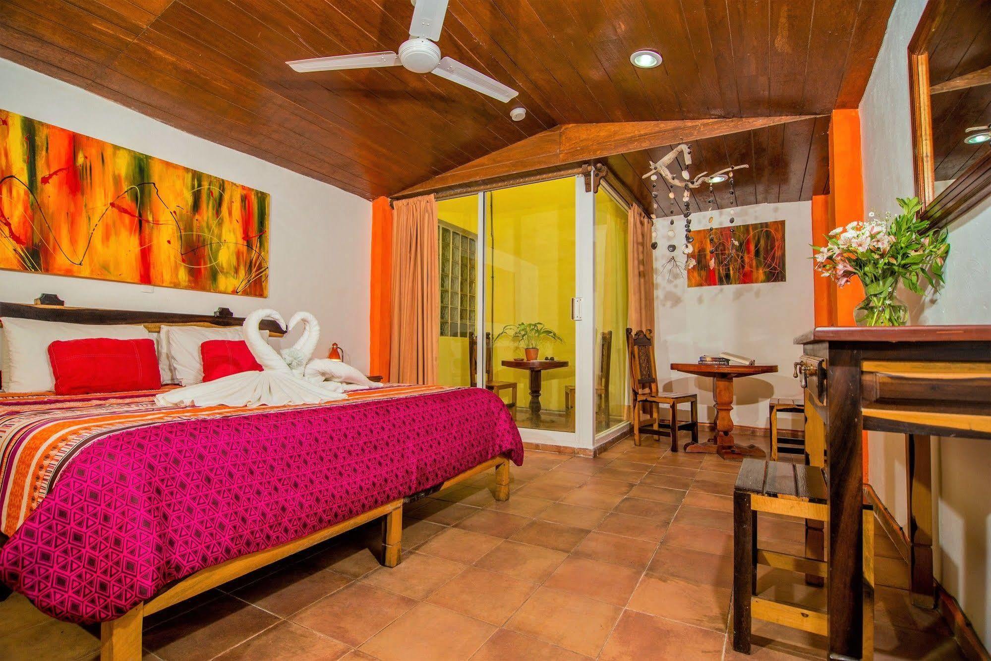 Hotel El Hormiguero Playa del Carmen Esterno foto